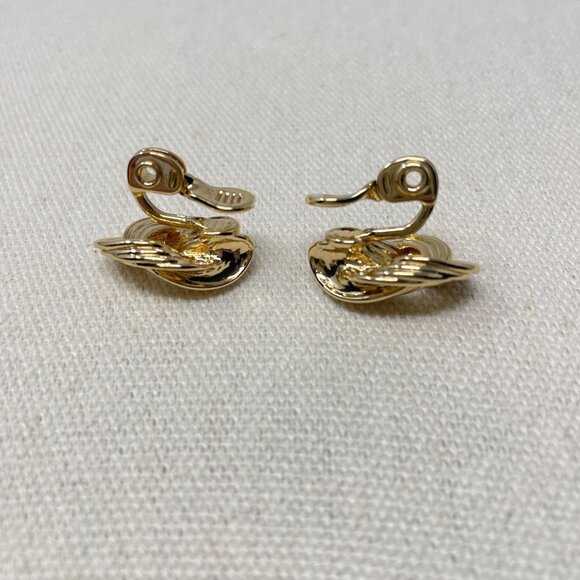 The Jewelry Group TJG Signed Gold Tone Knotted Clip On Statement Earrings Marked - Picture 6 of 15